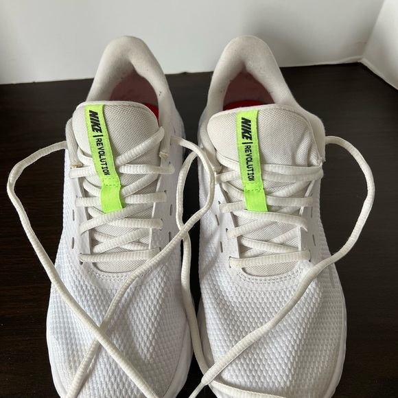 Nike White and Red Sneakers with Breathable Mesh - Picture 2 of 6